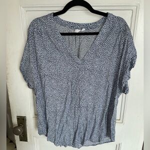 GAP White and Blue Dotted Blouse